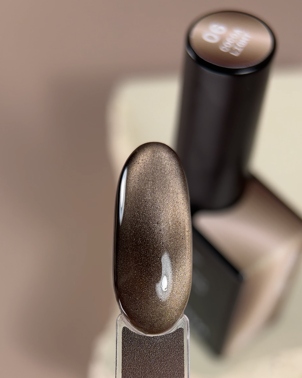 BIBLIOTEKA Гель-лак Котяче око Cat Eye № 06 Cocoa Light - м’який теплий коричневий, 10 мл - Зображення 4