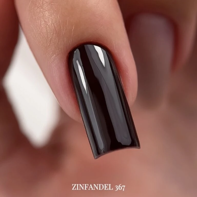 NAILSOFTHEDAY Gel Polish Zinfandel — темно-бордовий гель-лак, що перекривається в один шар, 10 мл - Зображення 3